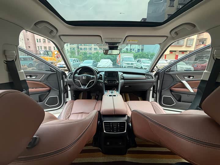 Фото 8 - Honda Avancier