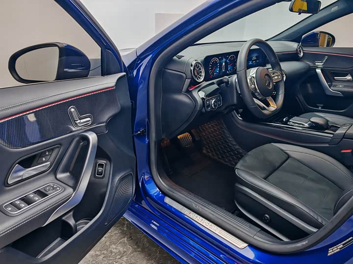 Фото 11 - Mercedes-Benz A-Class