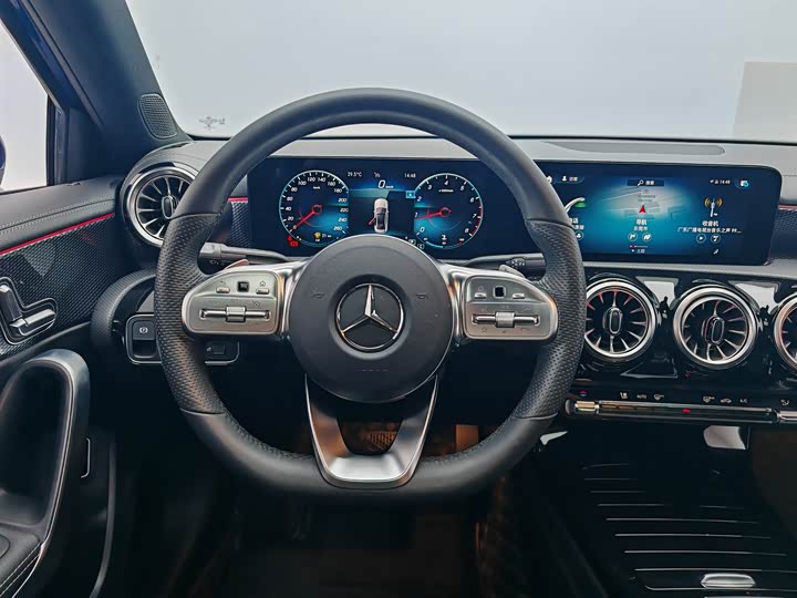 Фото 17 - Mercedes-Benz A-Class