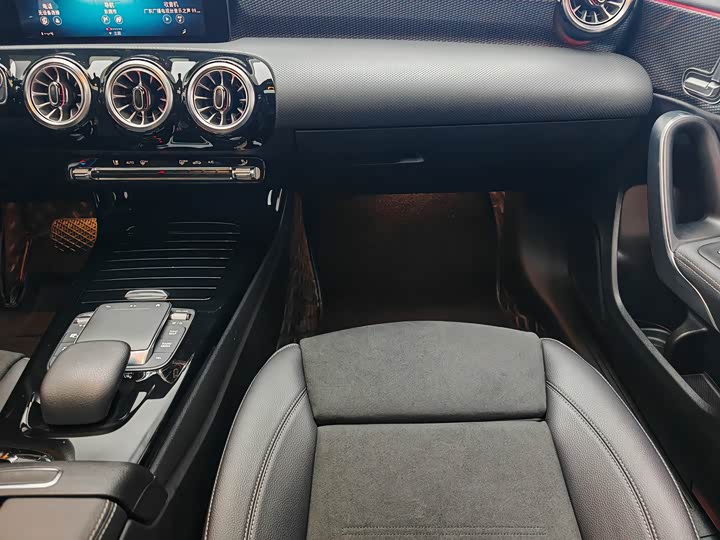 Фото 18 - Mercedes-Benz A-Class