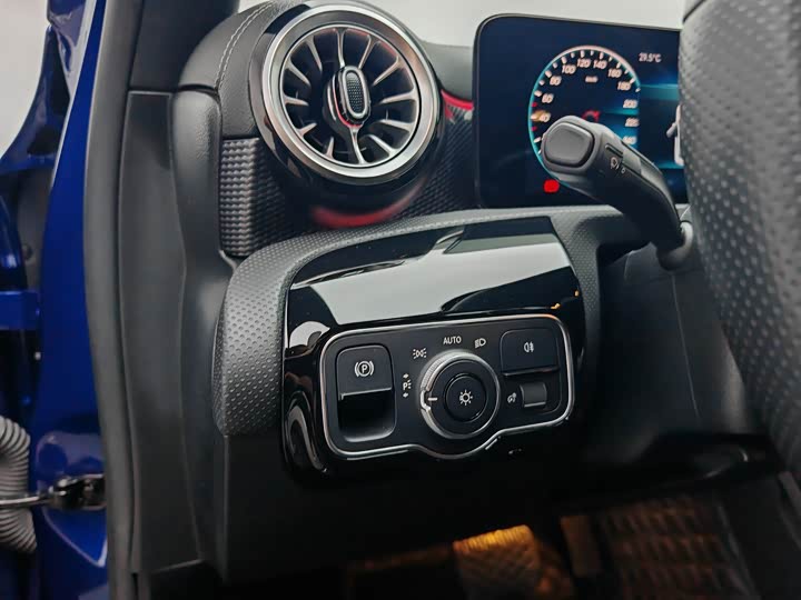 Фото 26 - Mercedes-Benz A-Class