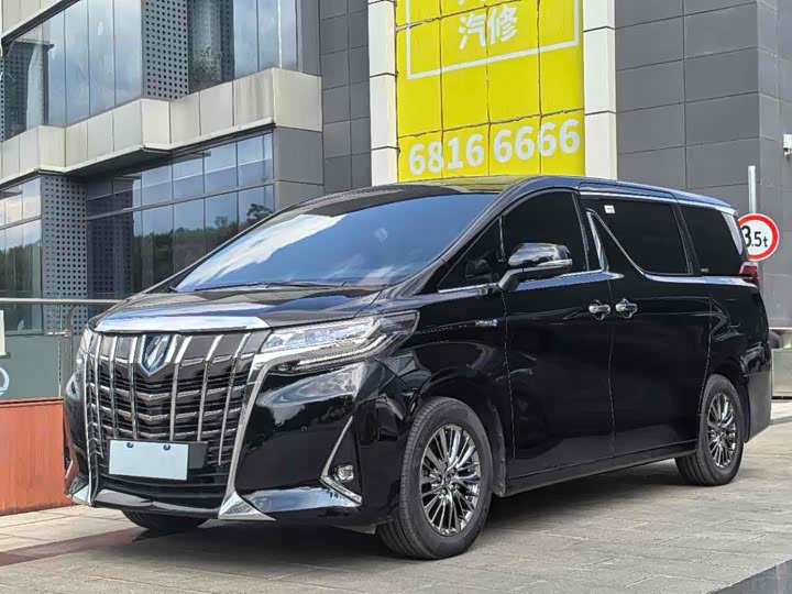 Фото 1 - Toyota Alphard