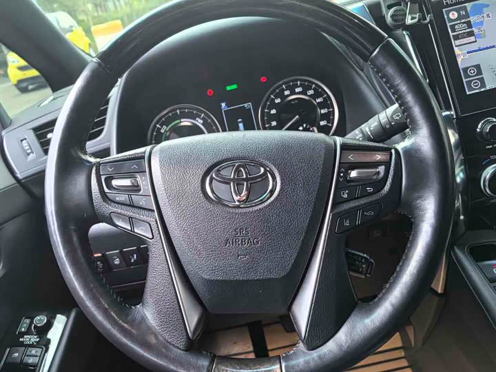 Фото 15 - Toyota Alphard