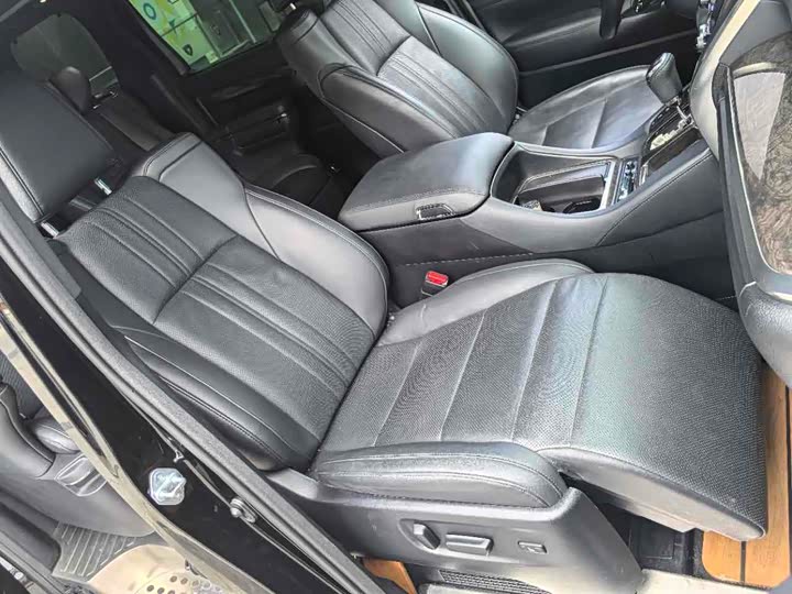 Фото 5 - Toyota Alphard