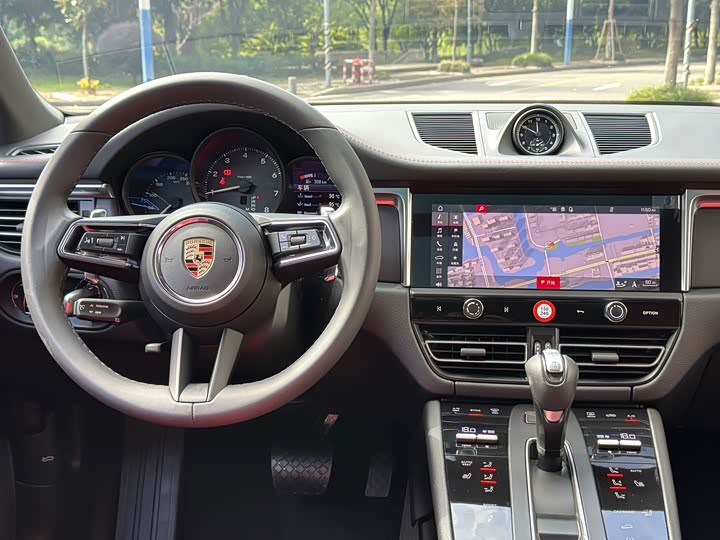 Фото 8 - Porsche Macan