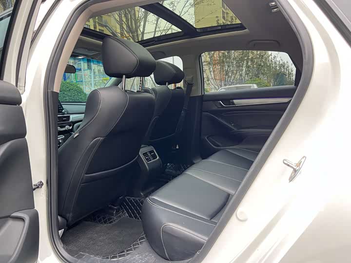 Фото 13 - Honda Inspire