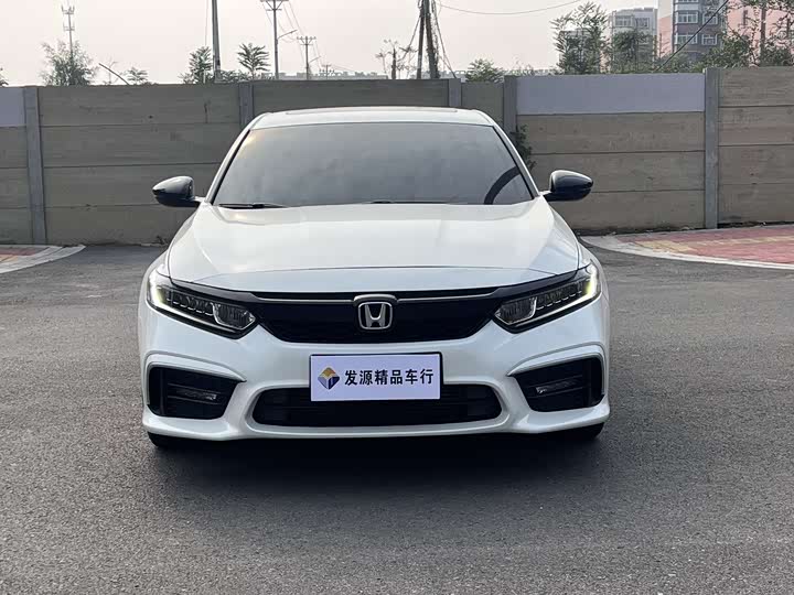 Фото 2 - Honda Inspire