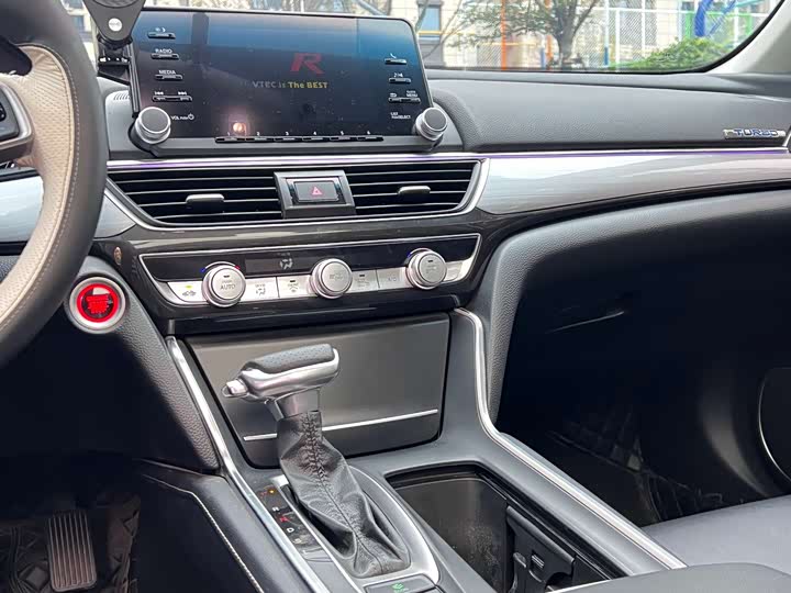 Фото 8 - Honda Inspire