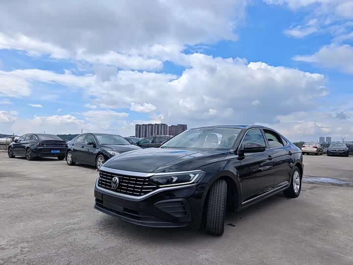 Фото 1 - Volkswagen Passat