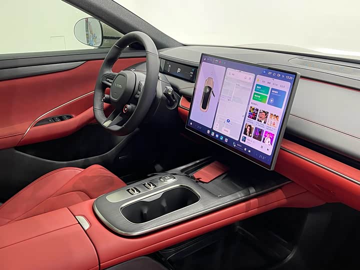 Фото 13 - Xiaomi SU7