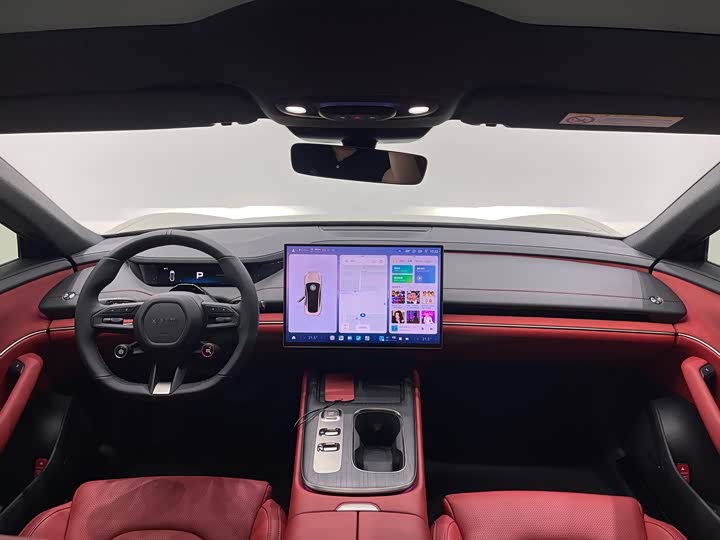 Фото 14 - Xiaomi SU7