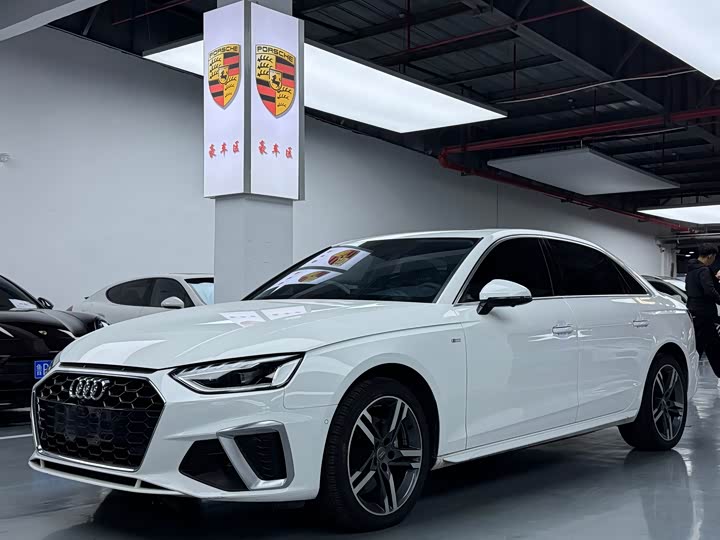 Фото 1 - Audi A4L