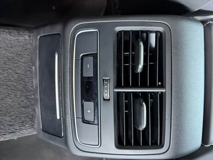 Фото 11 - Audi A4L