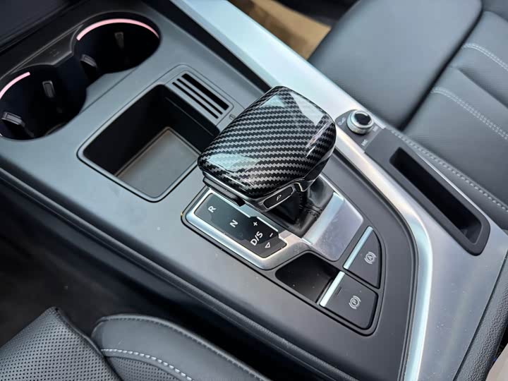 Фото 5 - Audi A4L