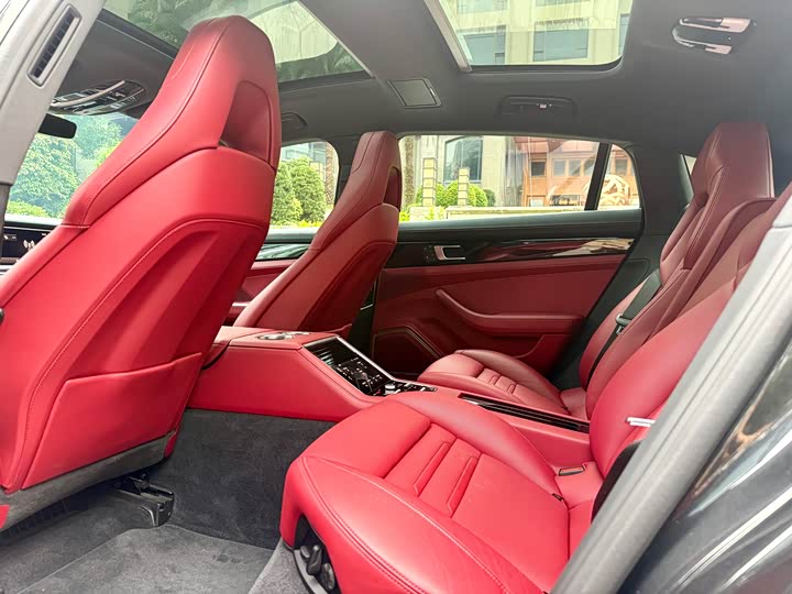 Фото 10 - Porsche Panamera