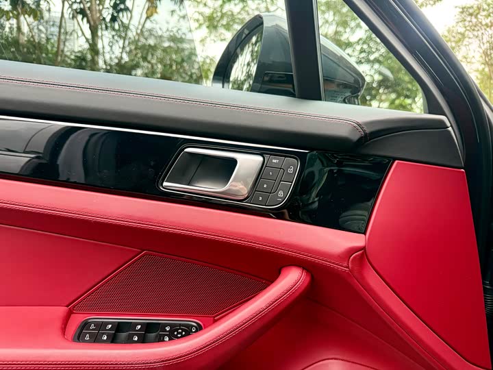 Фото 15 - Porsche Panamera