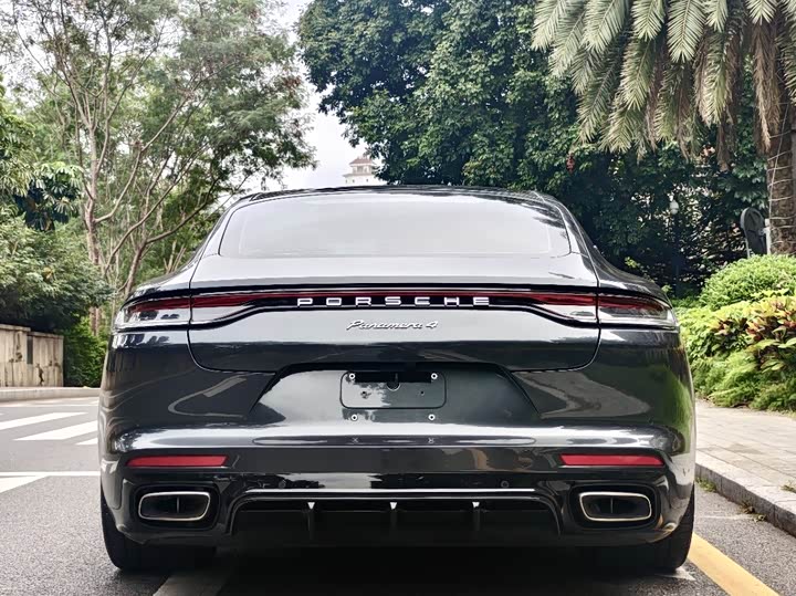 Фото 5 - Porsche Panamera