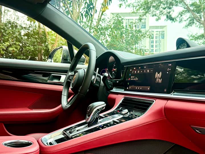 Фото 7 - Porsche Panamera