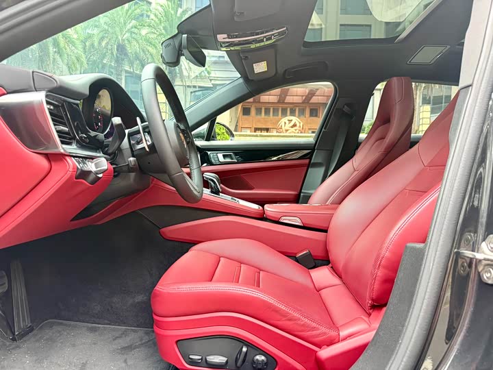 Фото 9 - Porsche Panamera