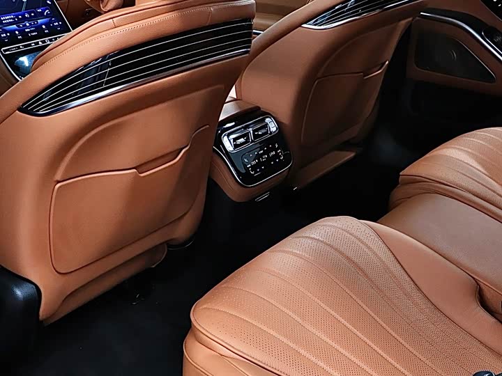 Фото 13 - Mercedes-Benz S-Class