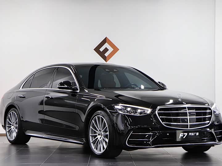 Фото 3 - Mercedes-Benz S-Class