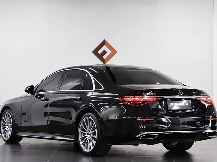 Фото 4 - Mercedes-Benz S-Class