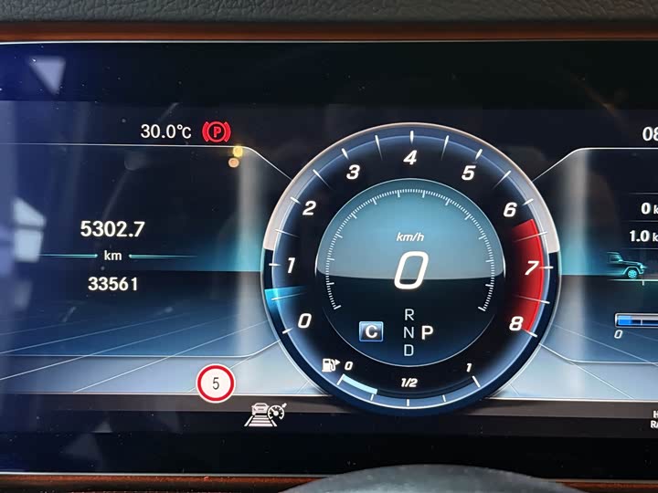 Фото 6 - Mercedes-Benz G-Class