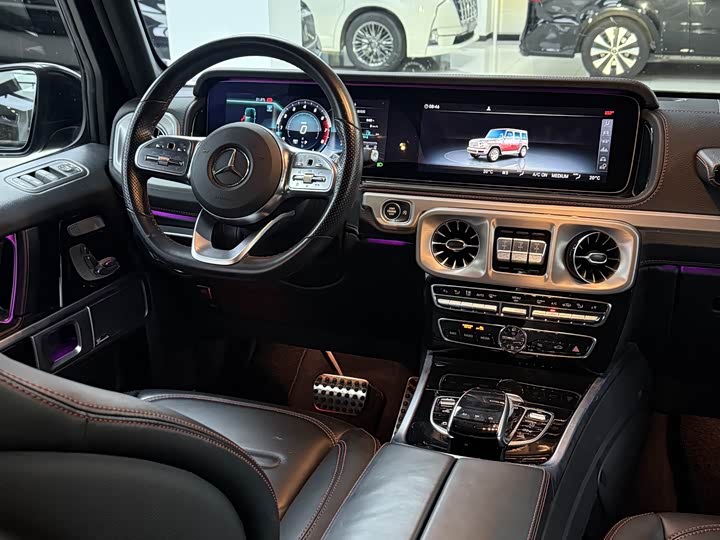 Фото 8 - Mercedes-Benz G-Class