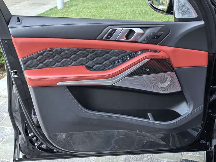 Фото 36 - BMW X5 M