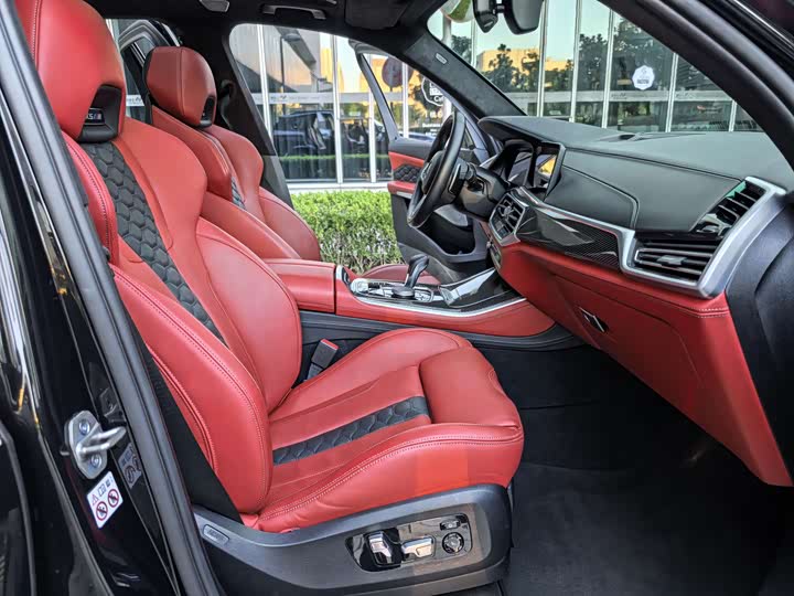 Фото 38 - BMW X5 M