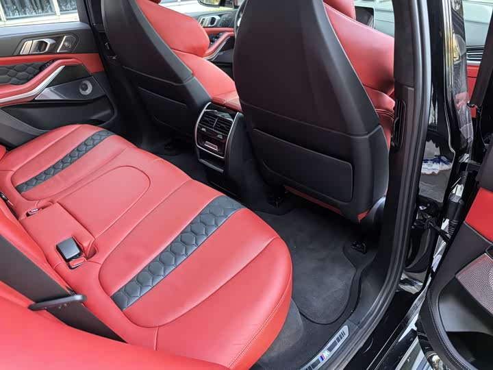 Фото 42 - BMW X5 M