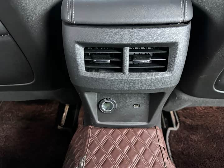 Фото 14 - Cadillac CT5