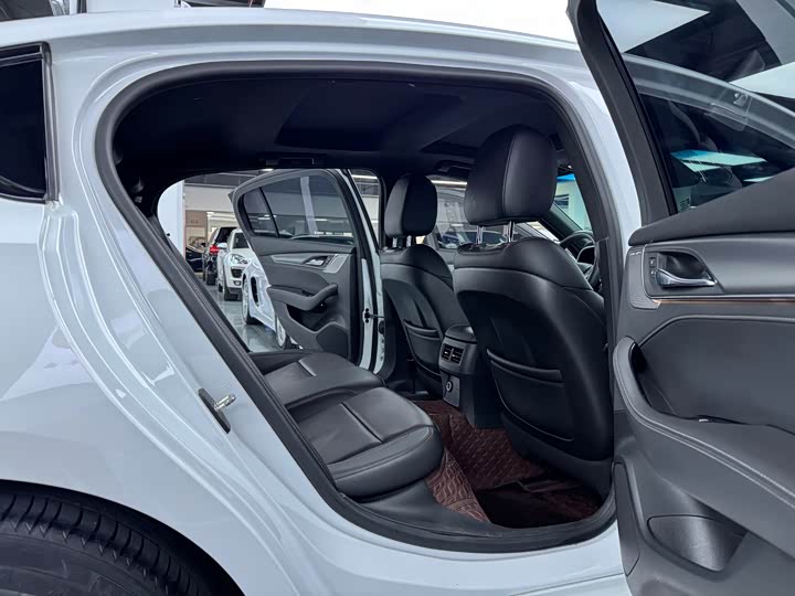 Фото 15 - Cadillac CT5