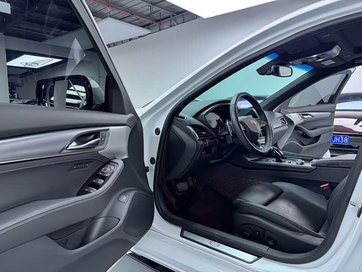 Фото 4 - Cadillac CT5