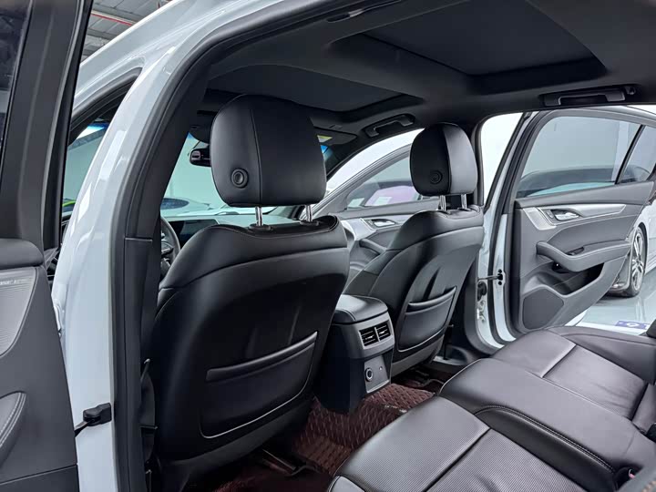 Фото 9 - Cadillac CT5