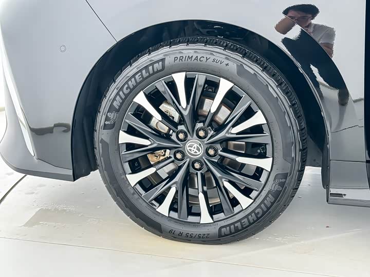 Фото 13 - Toyota Alphard