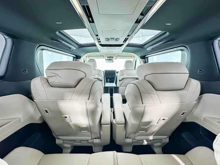 Фото 15 - Toyota Alphard