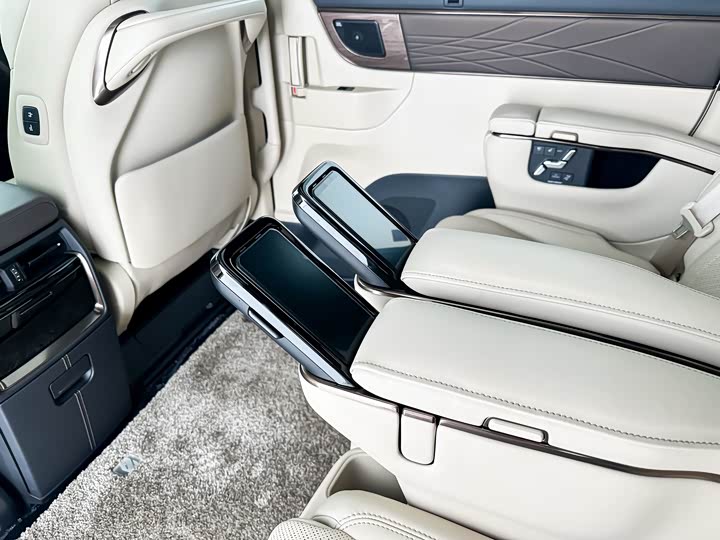 Фото 6 - Toyota Alphard