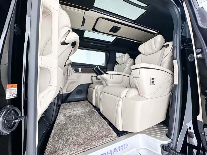 Фото 7 - Toyota Alphard