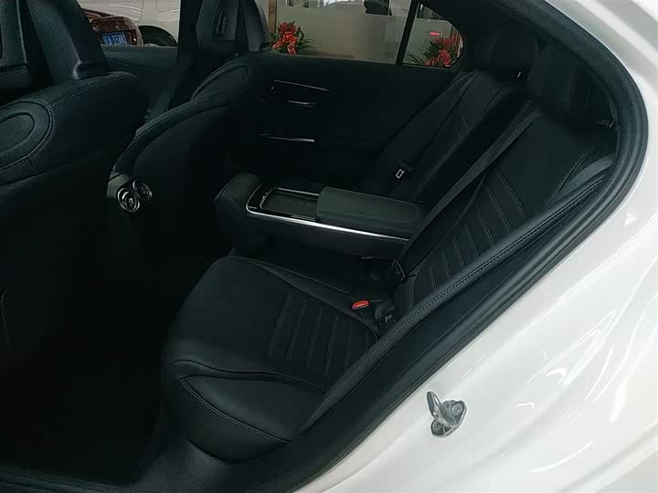 Фото 17 - Mercedes-Benz C-Class