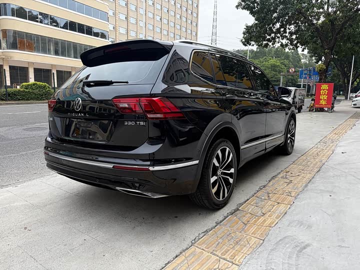 Фото 14 - Volkswagen Tiguan L Pro