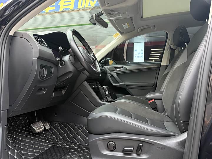 Фото 4 - Volkswagen Tiguan L Pro