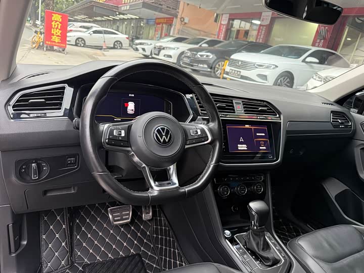 Фото 5 - Volkswagen Tiguan L Pro