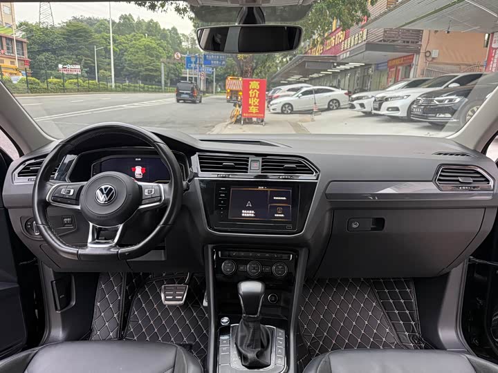 Фото 6 - Volkswagen Tiguan L Pro