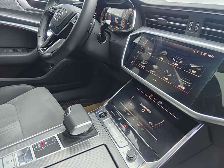 Фото 14 - Audi A6L