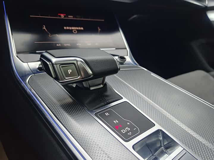 Фото 6 - Audi A6L