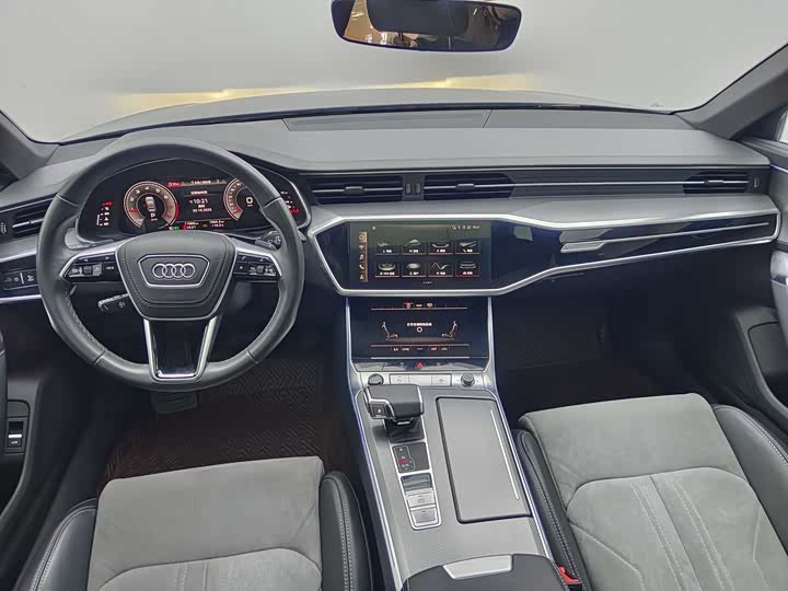 Фото 9 - Audi A6L