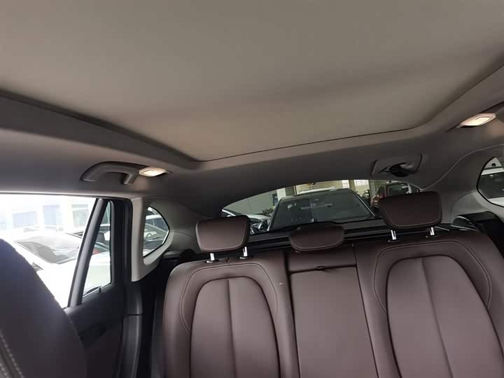 Фото 11 - BMW X1