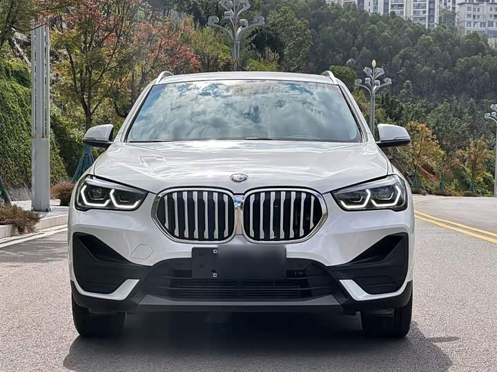 Фото 12 - BMW X1