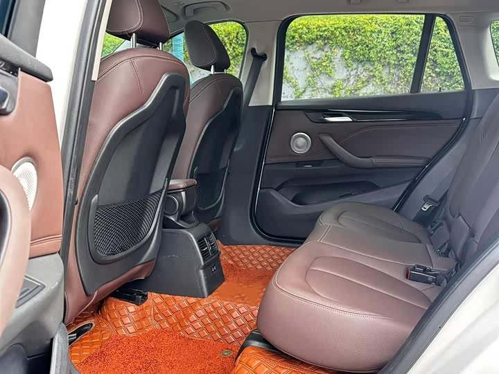 Фото 19 - BMW X1